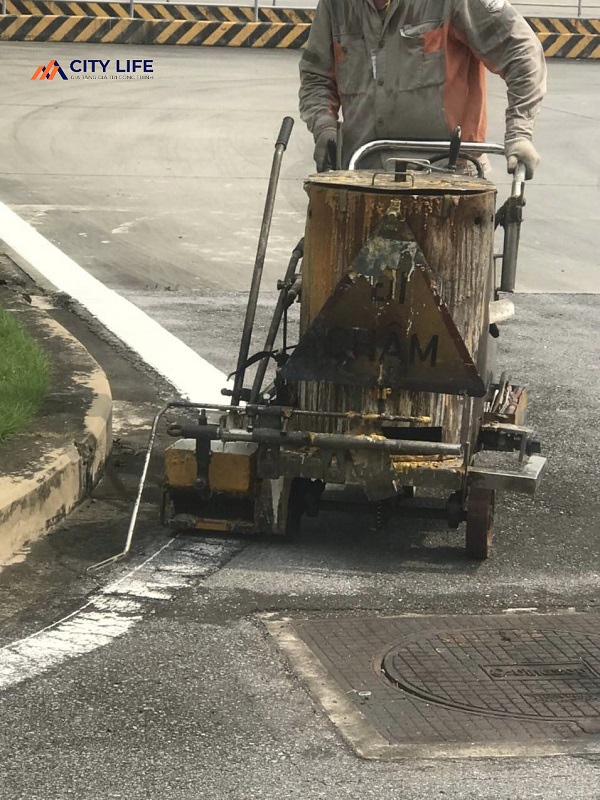 Sơn kẻ vạch đường