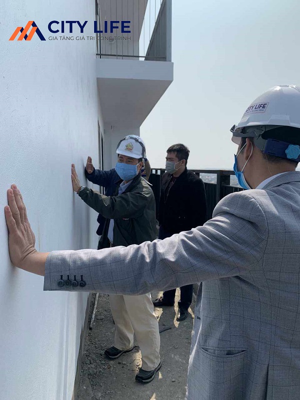 Khảo sát, kiểm tra tình trạng tường ngoài tòa nhà