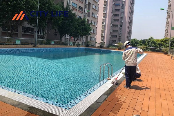 Giải pháp chống trơn trượt bể bơi